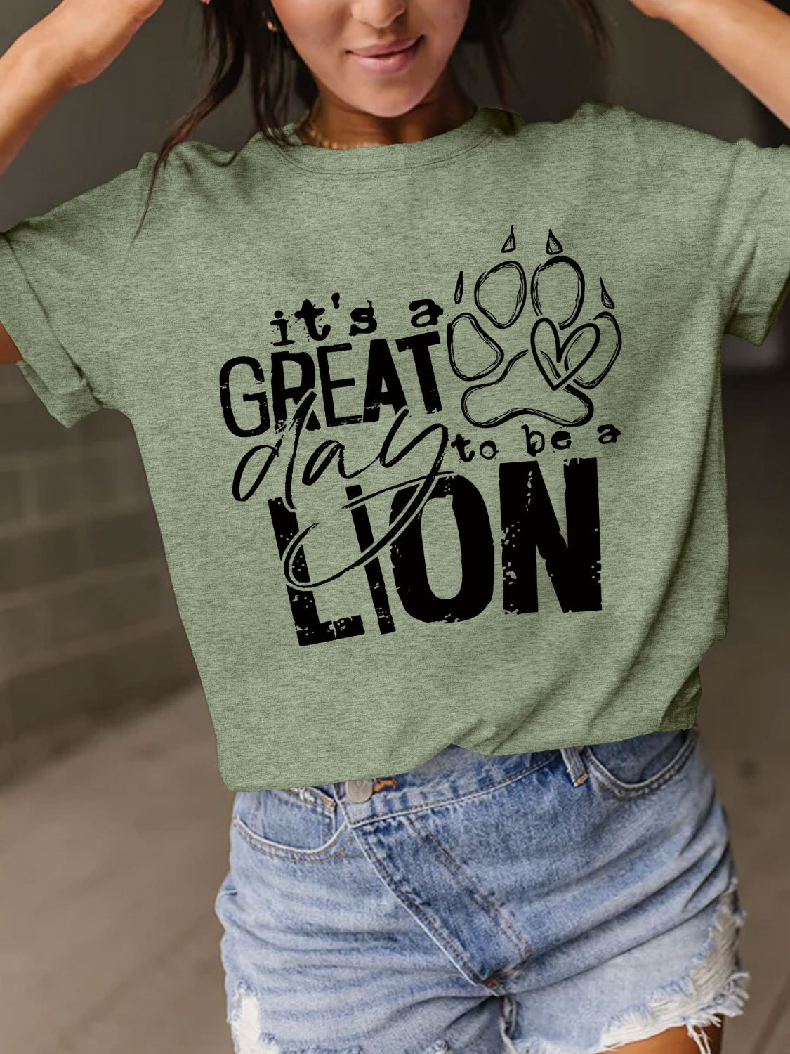 It's a Great day to be a Lion Short Sleeve T-Shirt