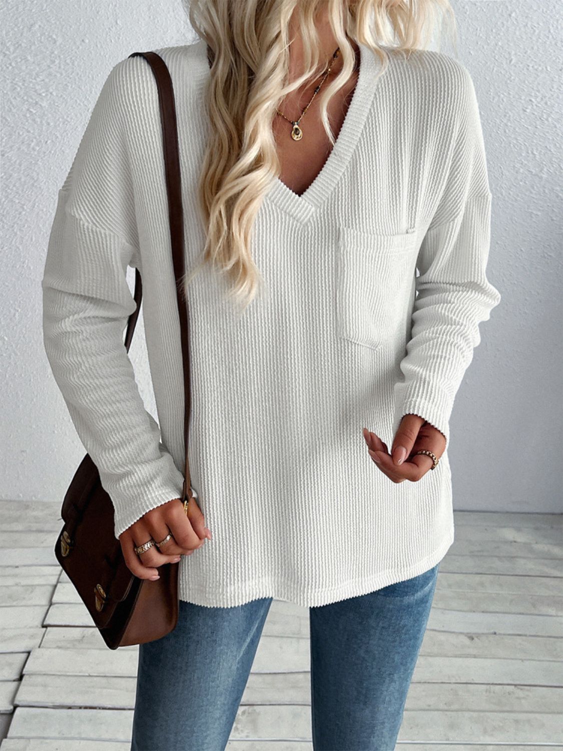 Pocketed Textured V-Neck Long Sleeve T-Shirt