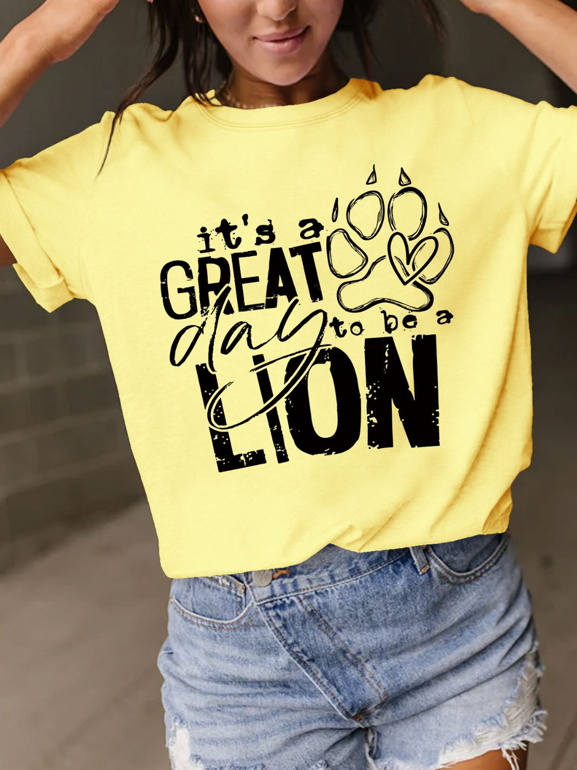 It's a Great day to be a Lion Short Sleeve T-Shirt