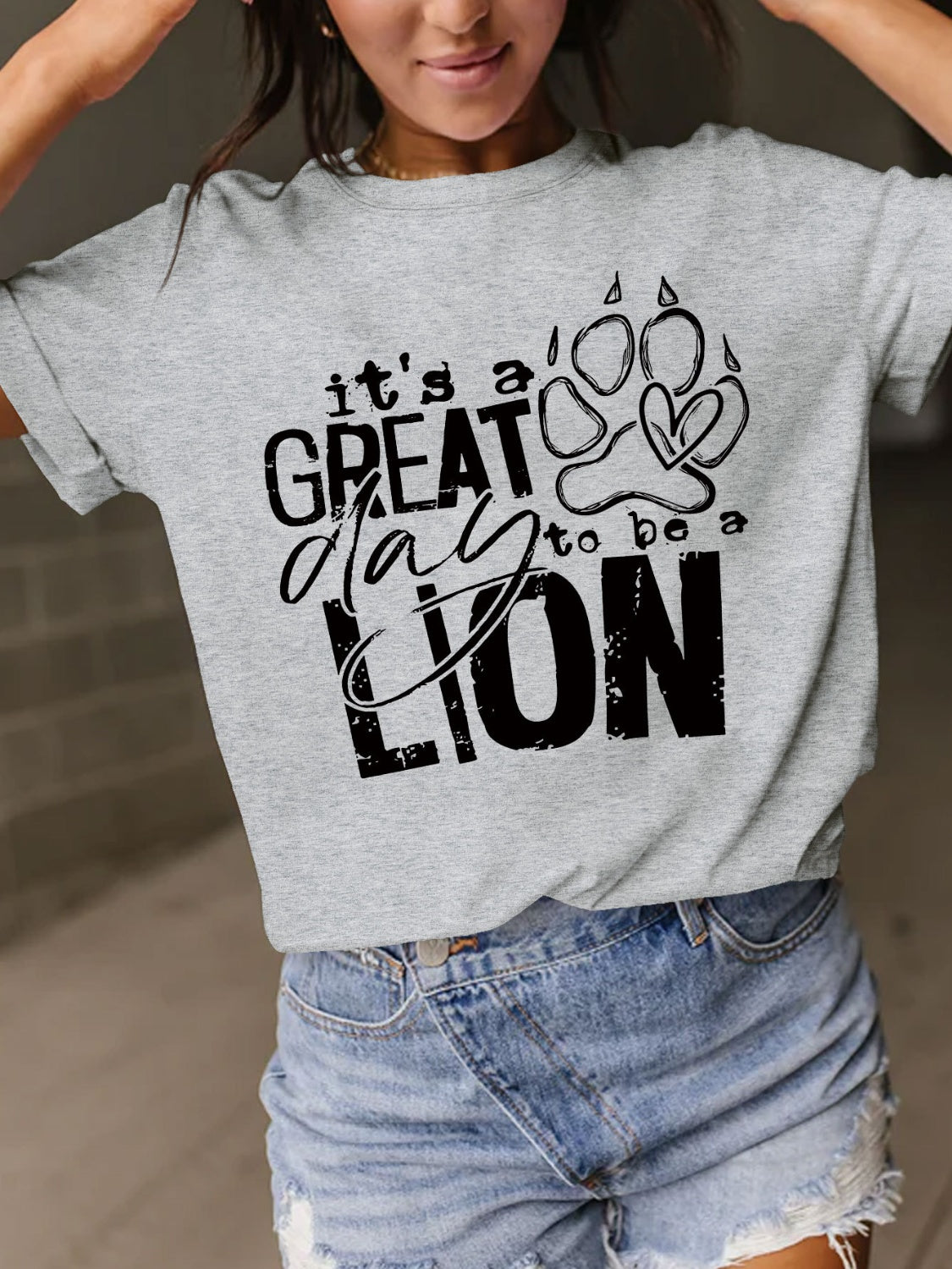 It's a Great day to be a Lion Short Sleeve T-Shirt