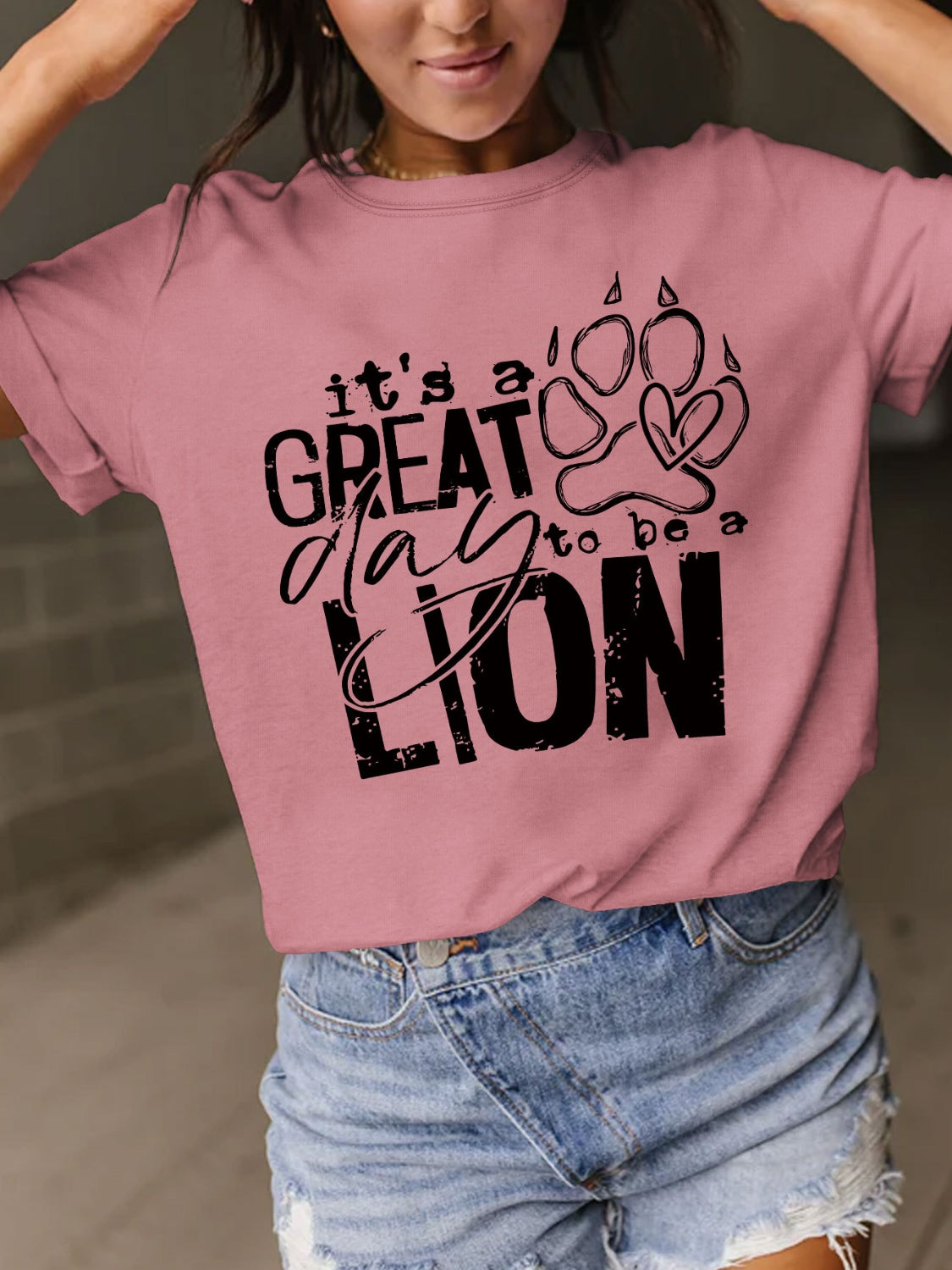 It's a Great day to be a Lion Short Sleeve T-Shirt