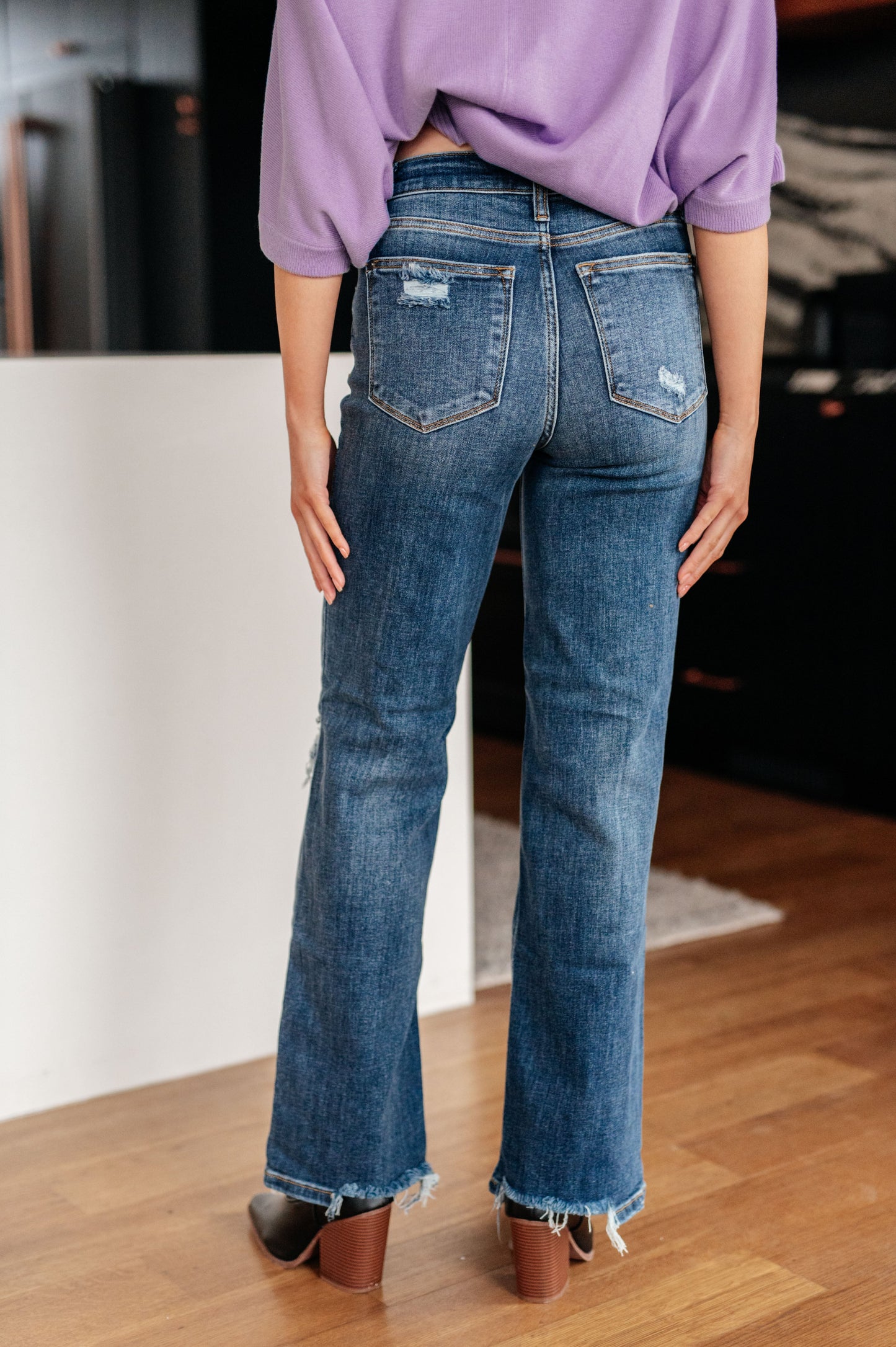 Judy Blue High Rise 90's Straight Jeans in Dark Wash