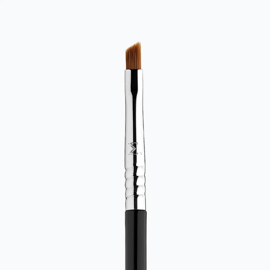 Winged Liner Brush